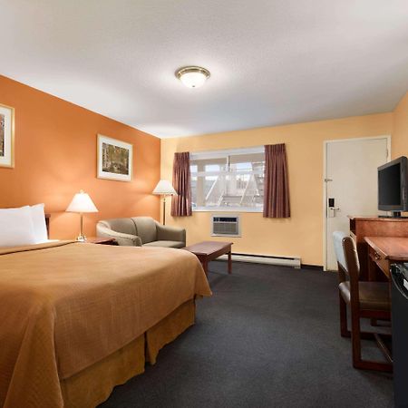 Travelodge By Wyndham Quesnel Bc Eksteriør bilde